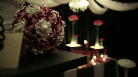 Roses and candles Vidéo 77053762