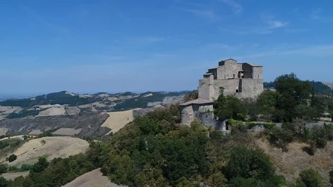 Rossena castle 4 Stock Footage 108742039