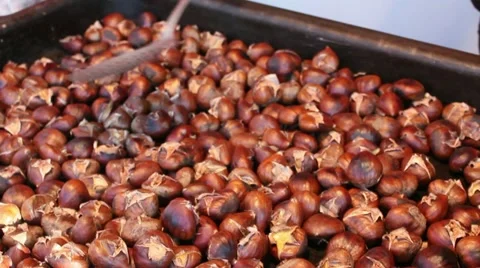 Rosted chestnuts/sweet chestnuts Video stock 18659590