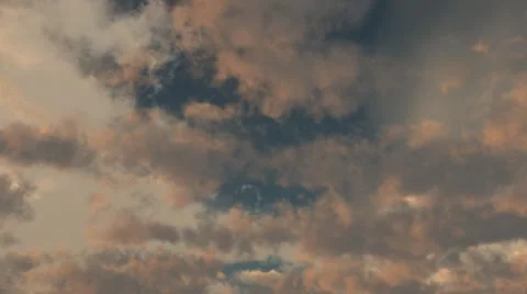 Rosy clouds at dawn or dusk Vídeos de archivo 5297739