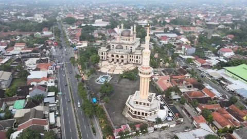Rotate the Great Mosque Stock Footage 147196507