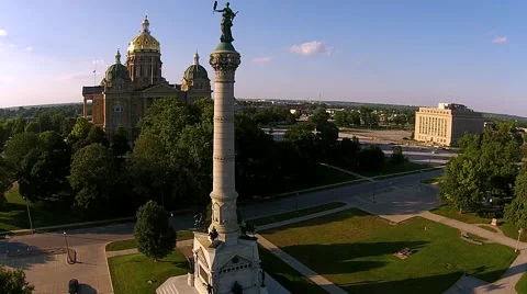 Rotating aerial view of monument Video stock 56402172