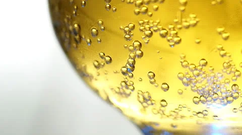 Rotating Beer Closeup Stockbeeldmateriaal 25487401