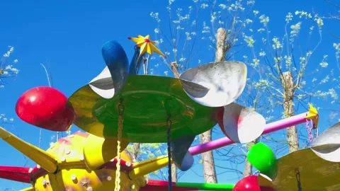 Rotating carousels with blades Vídeos de archivo 336381243