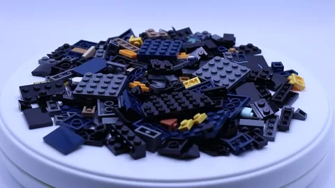A rotating collection of various Lego building blocks. Vidéo 333795872
