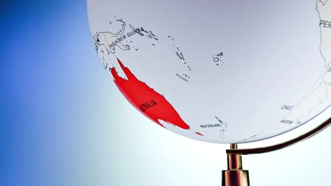 Rotating Earth Globe Approaches Australia  Stockbeeldmateriaal 314451262