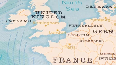 A Rotating Map Centered on London. 스톡 동영상 243475540