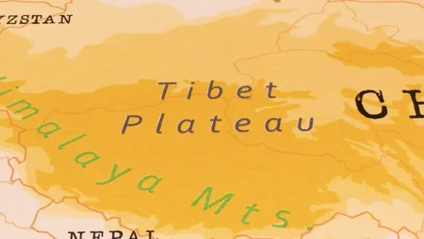 A Rotating Map Centered on Tibet Plateau. 스톡 동영상 243477672