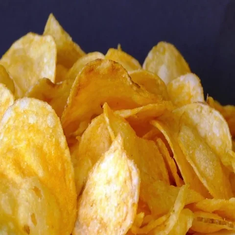 Rotating potato chips Stock-Footage 69650977