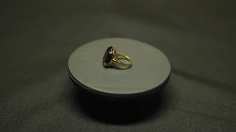 Rotating Ring with Large Stone Video stock 32346746