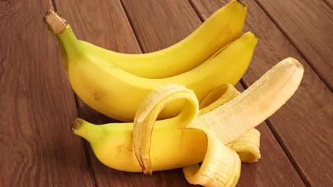 Rotating Ripe Bananas. Видео 90774145