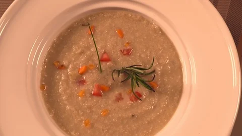 Rotating Soup Dish 2 Vídeo Stock 122869449