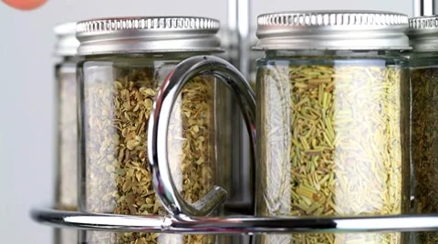 Rotating spice rack and cook 스톡 동영상 8764108