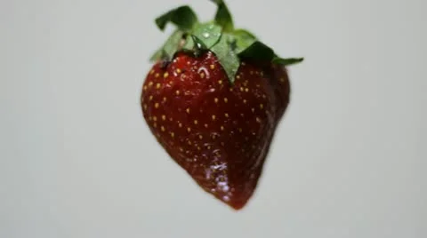 Rotating strawberry Vidéo 10905645