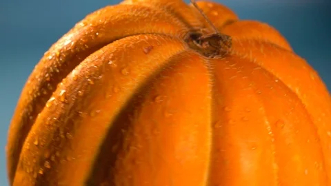 Rotating view of a freshly washed melon Video stock 95289286