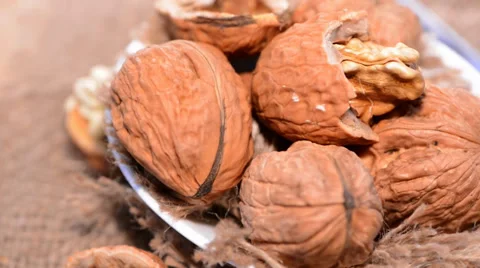 Rotating walnuts video (loopable) Vídeos de archivo 33757222