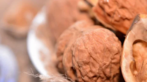Rotating walnuts video (loopable) Vídeos de archivo 33757292