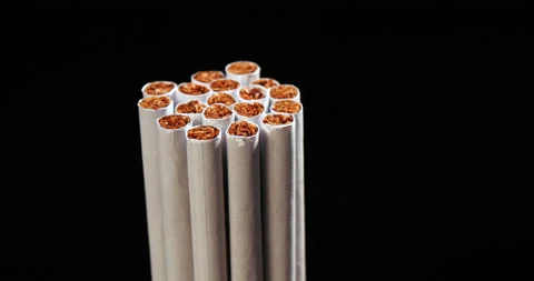 Rotation of cigarettes Stockbeeldmateriaal 162612046