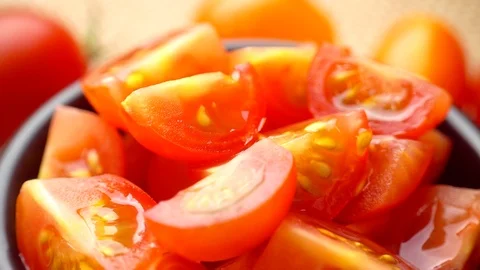 Rotation of Tomatoes (sliced), 4K Stock-Footage 89190202