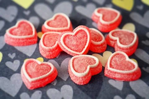  Rote Herz-Bonbons, Valentinstag, Liebe *** Red heart sweets, Valentines D... Stock Photos