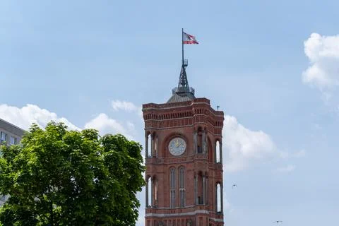Rotes Rathaus Clock Tower Under Blue Berlin Sky Stock Photos