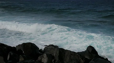 Rough sea breaking on the rocks 스톡 동영상 67483633