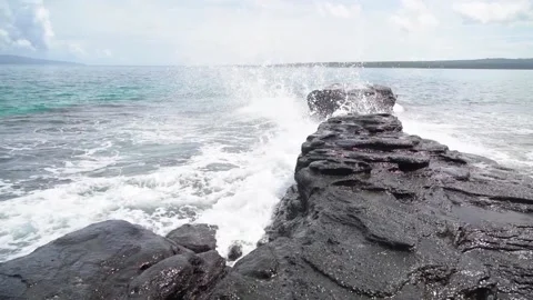 Rough sea at the shore 動画素材 148347556