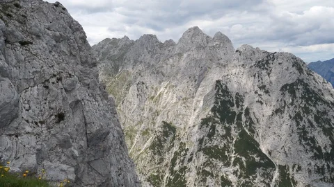 Rough steep mountains in the German Alps Stock-Footage 121006287