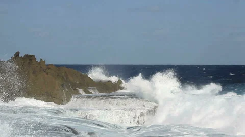 Rough Waves and Reefs Video stock 324918027