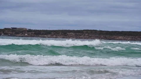 Rough waves crashing onto the beach on Kangaroo Island, South Australia Stock Footage 267056128