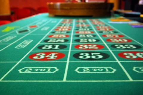 Roulette wheel and table Stockfoto's