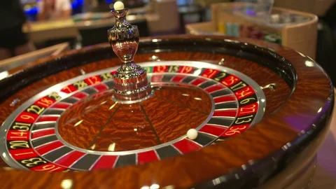 Roulette wheel spinning Stockbeeldmateriaal 82930416