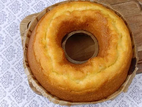 Round cake, close-up, on a table Stock Photos