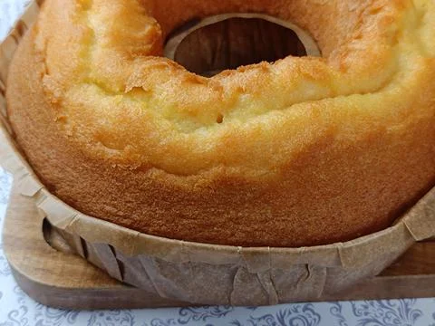 Round cake, close-up, on a table Stock Photos