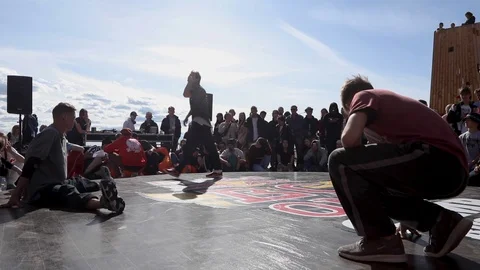 Round Of Dance Battle During The Breakdance Fest Stock Footage 109993152