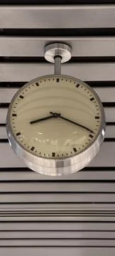 Round industrial ceiling clock Fotos de archivo