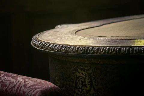 Round Marble Table in Vorontsov Palace in Crimea Stock-Fotos