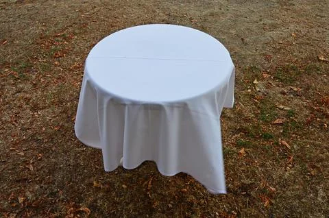 Round restaurant table Stockfoto's