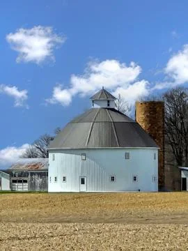 Round White Barn Stock Photos