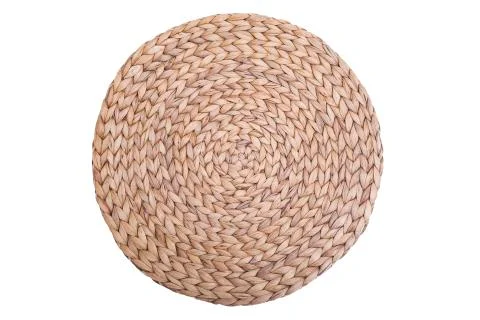 Round wicker empty plate isolated on white Foto stock