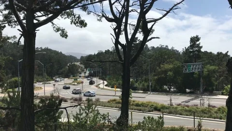 Roundabout in Monterey, CA to enter Pebble beach from Highway 1 스톡 동영상 178767317
