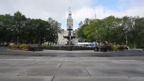Roundabout street in front of Quebec Parlement 스톡 동영상 163404161