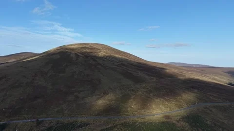 Rounded Mountain Slope in Wicklow Mountains, Ireland Vídeos de archivo 346979323