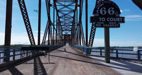 Route 66 on Chain of Rocks Bridge 動画素材 279958366