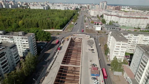Route of new subway line passes through residential heart of city Видео 294399088