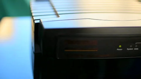Router wireless camera moving from left to right Stockbeeldmateriaal 606370