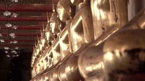 Row of ancient buddha statues in buddhist temple Stock-Footage 347713412