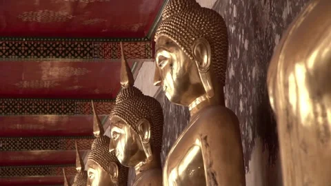 Row of ancient buddha statues in buddhist temple Stock-Footage 347713575