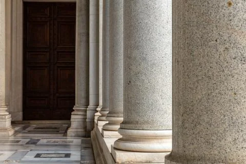 Row of column in colonnade Stock-Fotos