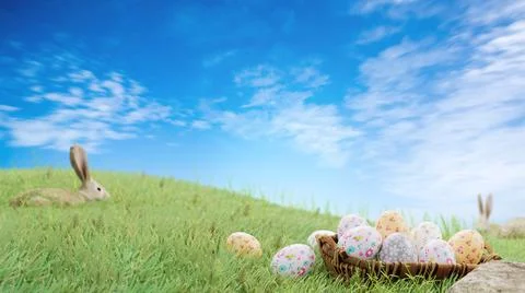 Row of Easter eggs in Fresh Green Grass 스톡 일러스트